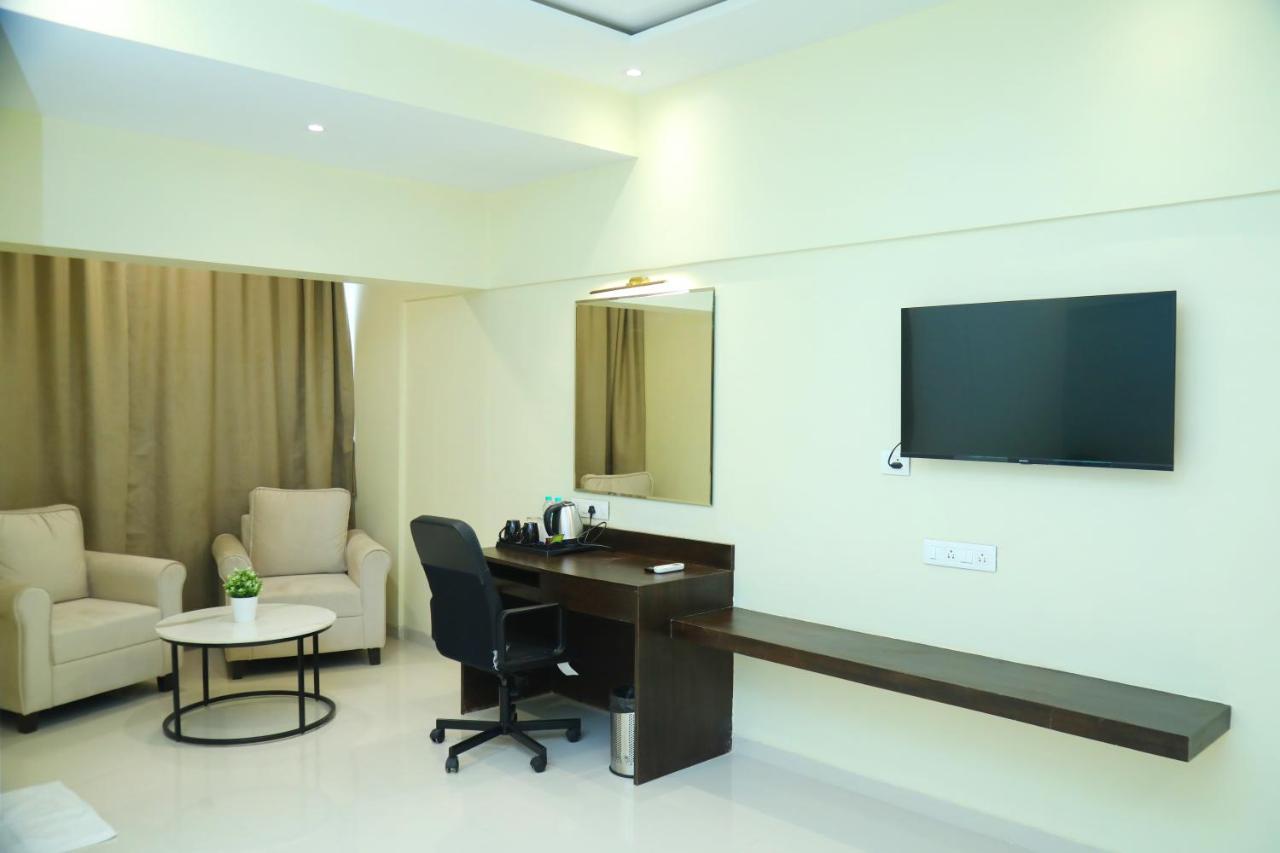 Country Inn & Suites By Turtle Mumbai Exterior foto